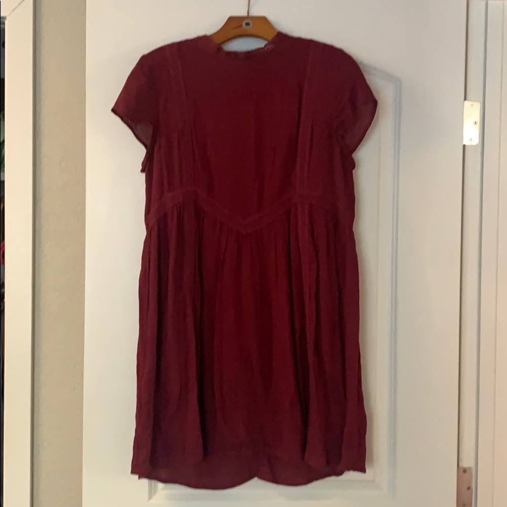 Dress with lace detail